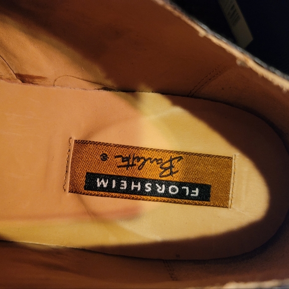 Men's Shoes - Picture 7 of 9